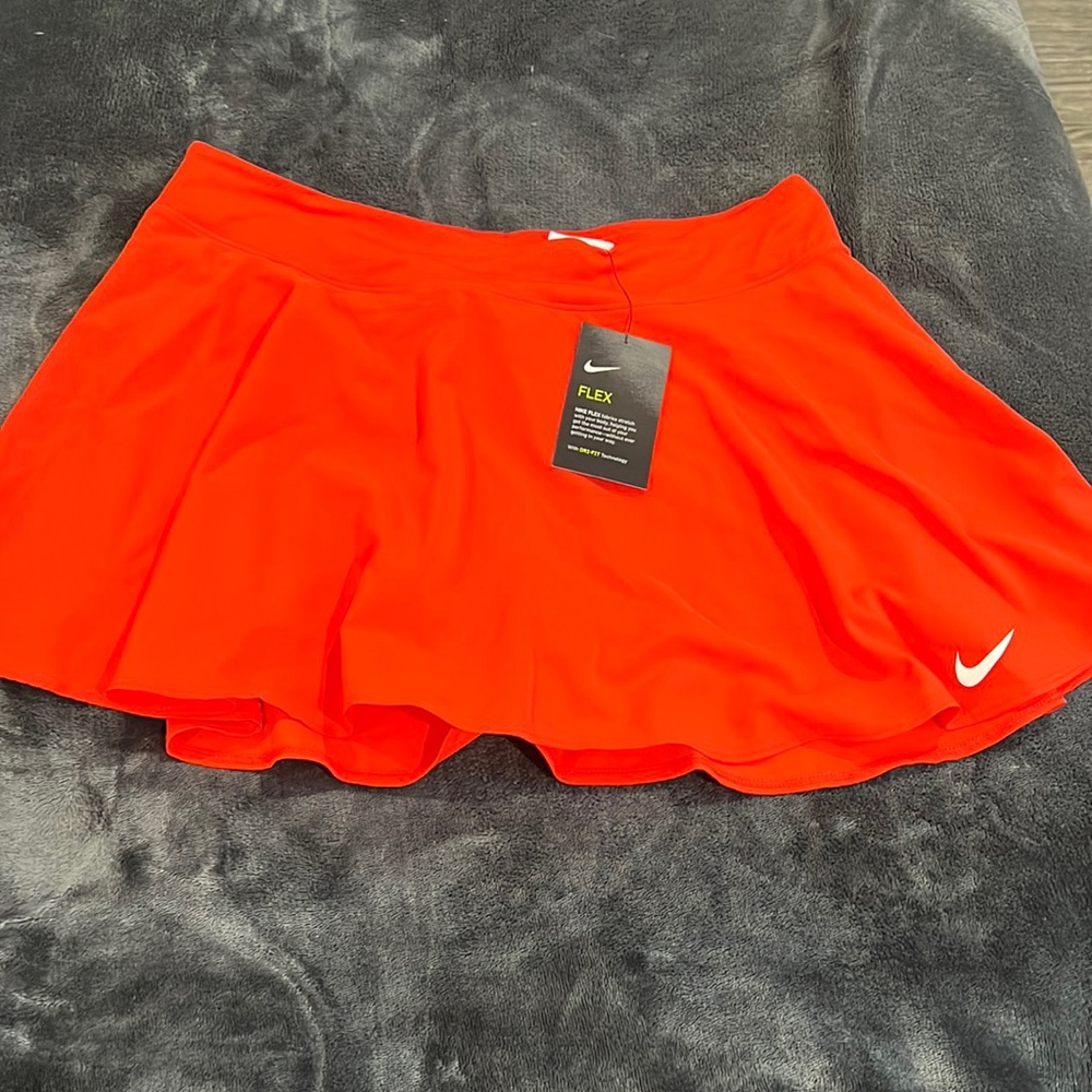 Nike Women’s Large skirt 🎾